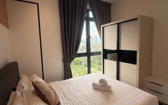 Downtown Retreat 2BR at Neu Suites