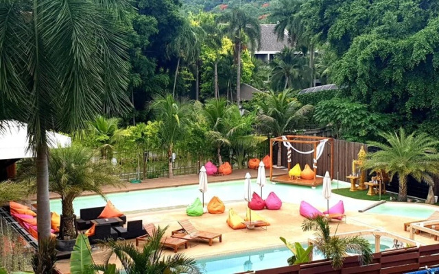 Walking Street Hostel by New Wave - Adults Only