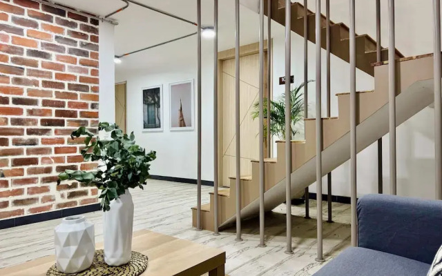 w Majestic Loft w Modern Deco in Cali