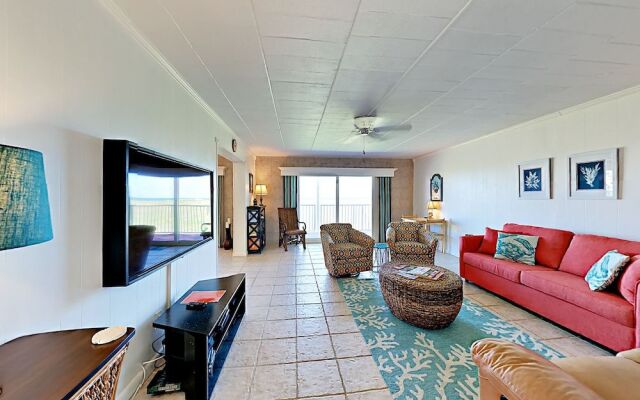 Beachfront Penthouse by RedAwning