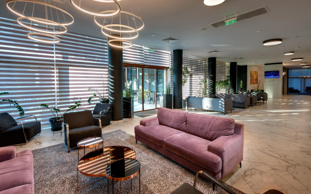 Best Western Plus Premium Inn