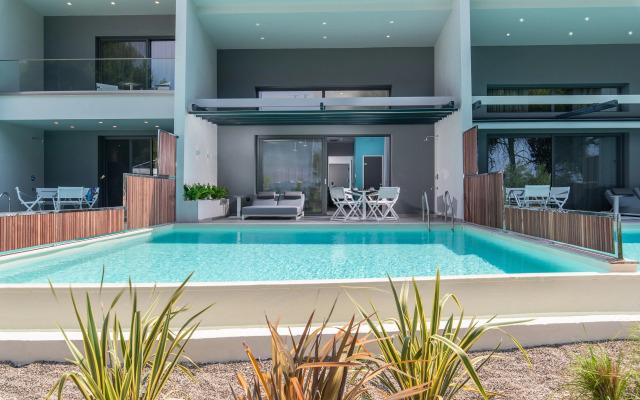 Lagomandra Beach Hotel and Suites