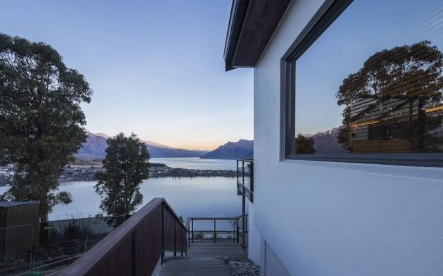 Majestic View Studio