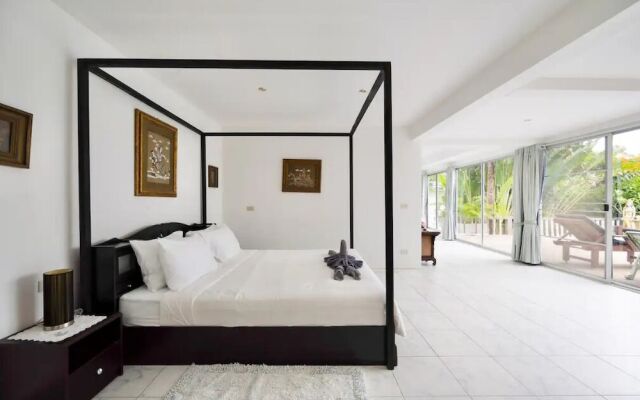 Beachfront Sea View Pool Villa