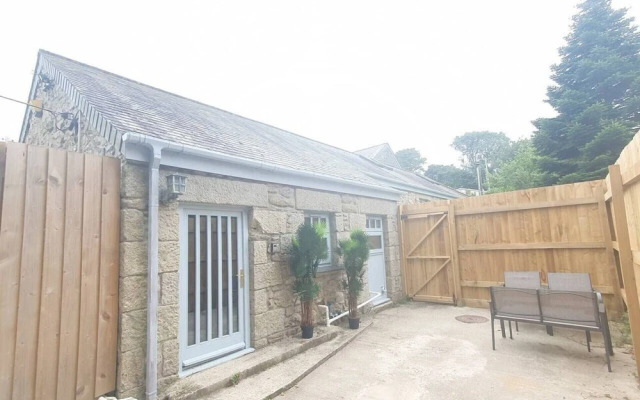 Remarkable Farmhouse House That Sleeps 11
