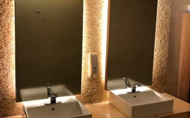 88 Airport Lounge