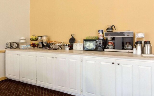 Rodeway Inn Emporia Inn