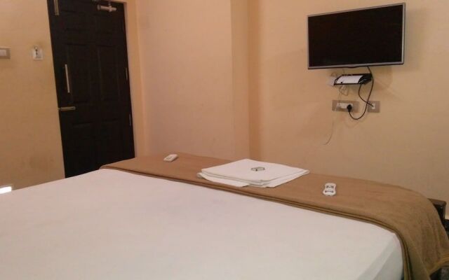 Iroomz Aditya Residency