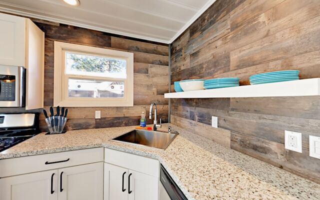 4093 Manzanita Ave Cabin Unit 5