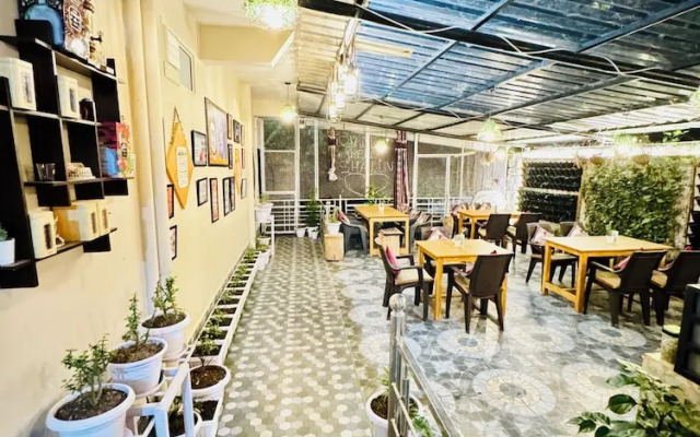 Paradise Inn by HBR