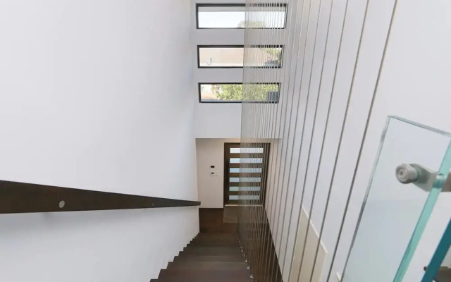 Luxury 4-bedroom House - Mount Lawley