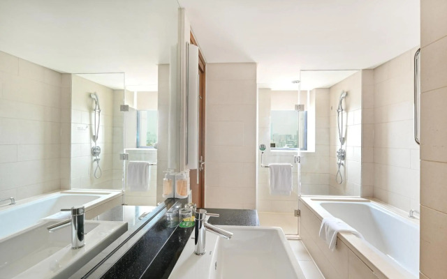 Holiday Inn Qingdao City Centre by IHG
