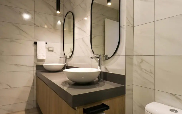 w Charming 2BR w Balcony in Miraflores