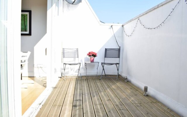 Stunning 2 Bedroom House in Chiswick