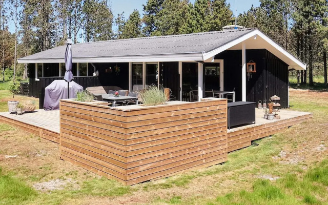 6 Person Holiday Home in Strandby