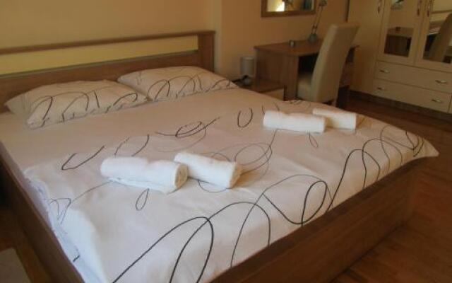 Apartment Domi Kvatric