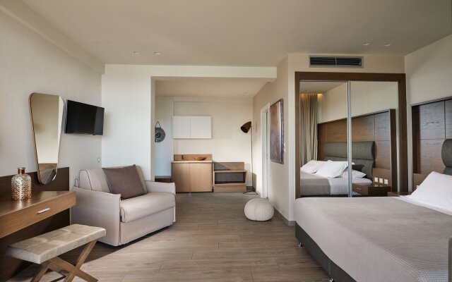 Prima Vista Beachfront Boutique Hotel