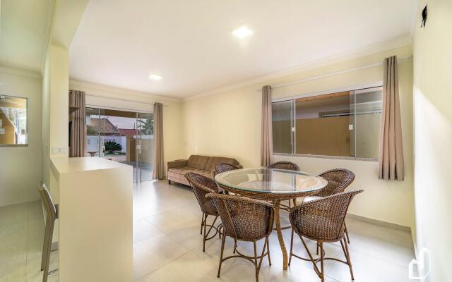 Casa térrea com 02 dormitórios