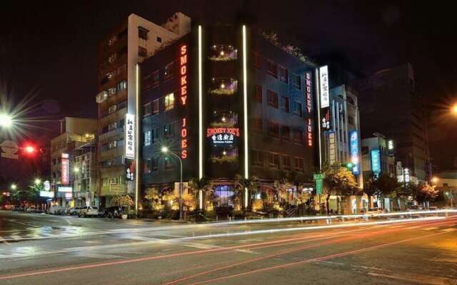 Joe's Apartment Hotel