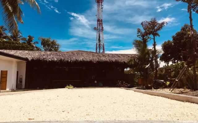 Maayong Hostel - Adults Only