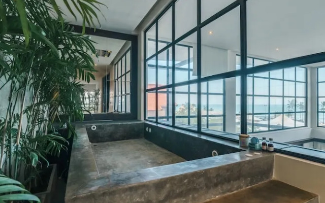 Penthouse Sunset Seabreeze