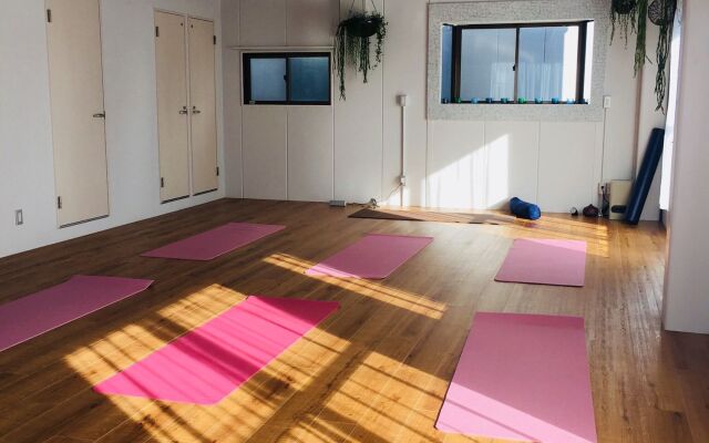 Bed and Yoga Tokyo - Hostel, Caters to Women