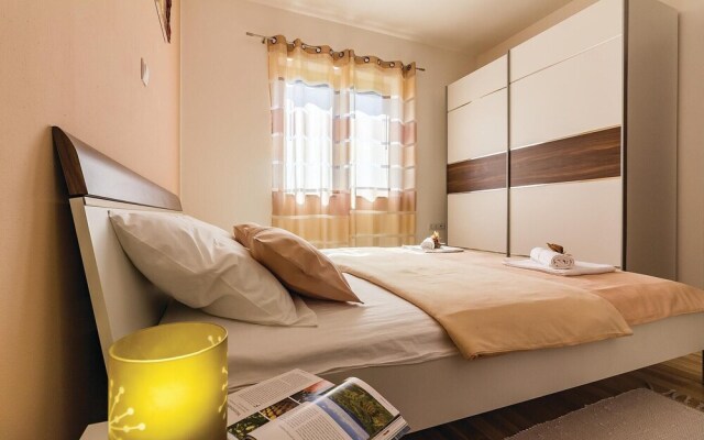 Amazing Home in Liznjan With Wifi and 3 Bedrooms