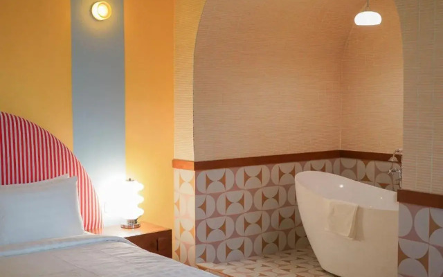 The Très Hotel
