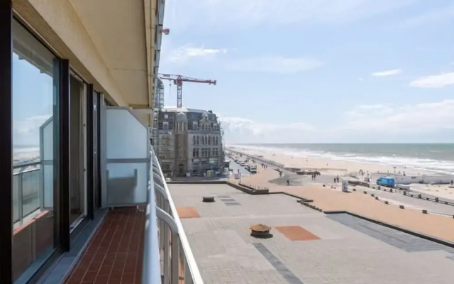 Bright Seaview Apartment in Oostende