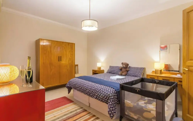 A Magnificent Sunny Seafront Apart Sliema