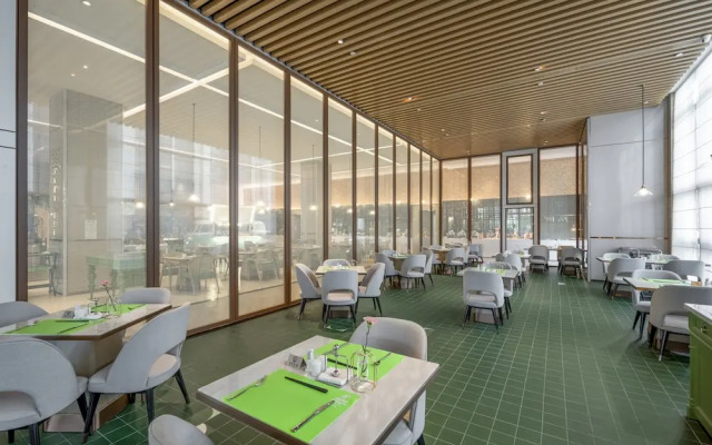 Holiday Inn Fuyang, an IHG Hotel