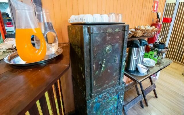 Oyo 131 Girassol Carioca