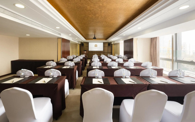 Paramount Gallery Hotel