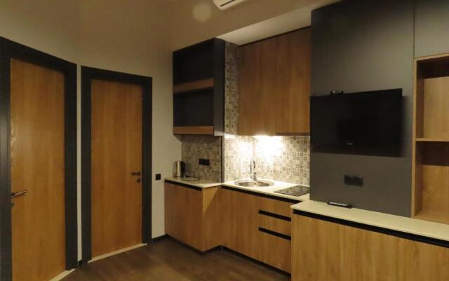 2BR loft apartment near Liberty square