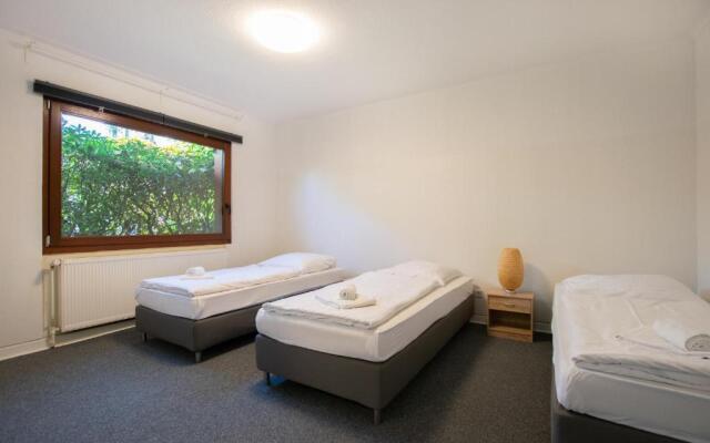 Tolstov House - 6 Room Villa with Garden - 15min Messe DUS