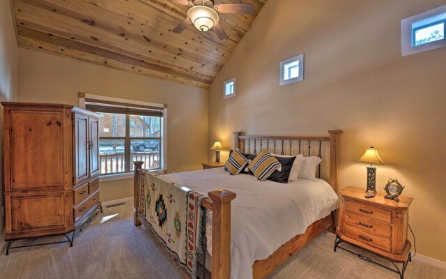 Spacious Pinetop Country Club Cabin w/ Deck!