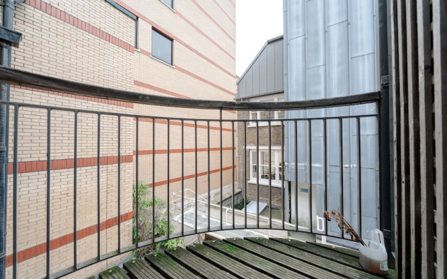 Holborn Penthouse Apartment with Terrace