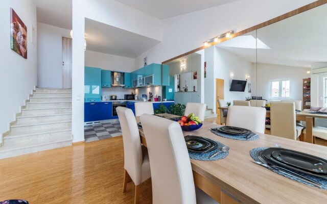 Beautiful Apartment in Pula With Wifi and 2 Bedrooms