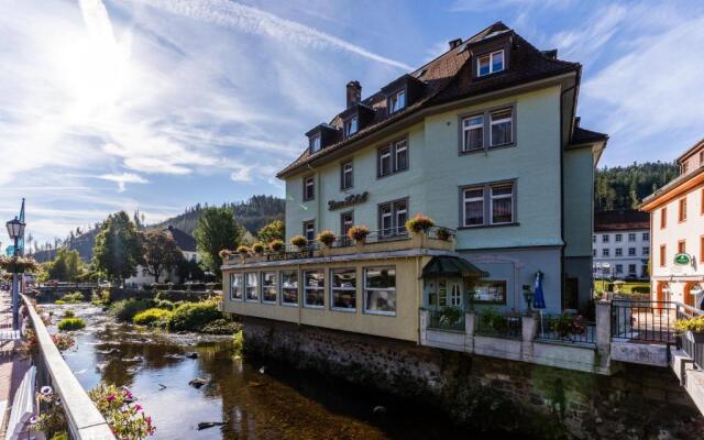 Dom Hotel