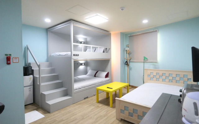 Quartz Hostel