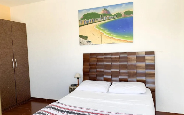 Pineapples F1106 Copacabana Penthouse and Pool