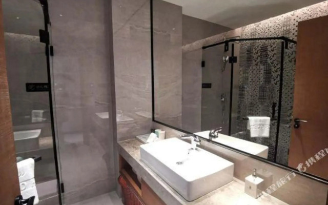 Guanlan Hotel (Fuzhou Mawei Chuanzheng Culture Scenic Area)