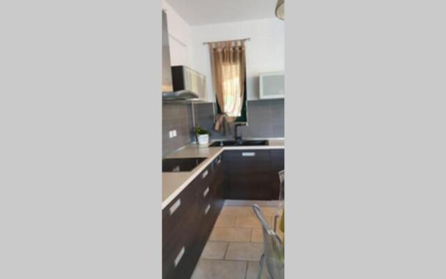 Luxury maisonette 250m from the sea