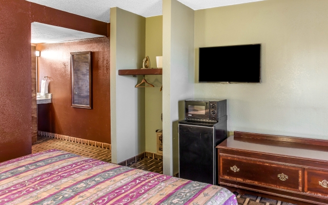 Rodeway Inn & Suites Smyrna