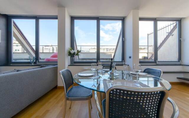Altido Penthouse next to Acquario
