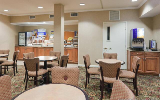 Comfort Inn & Suites Fultondale Gardendale I-65