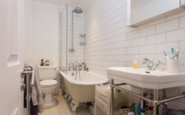 Two Bedroom Apartment near Brixton Station