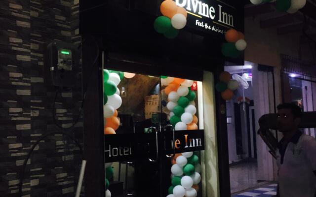 Hotel Divine Inn