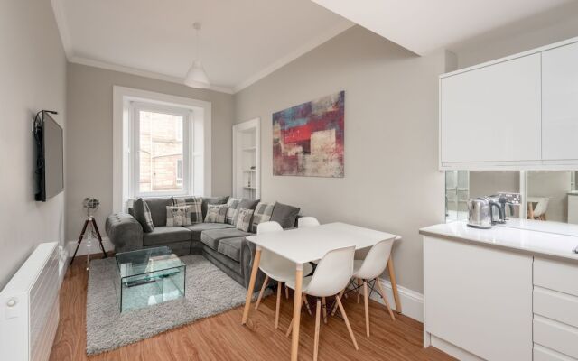 Silver Lining Apartment near Holyrood