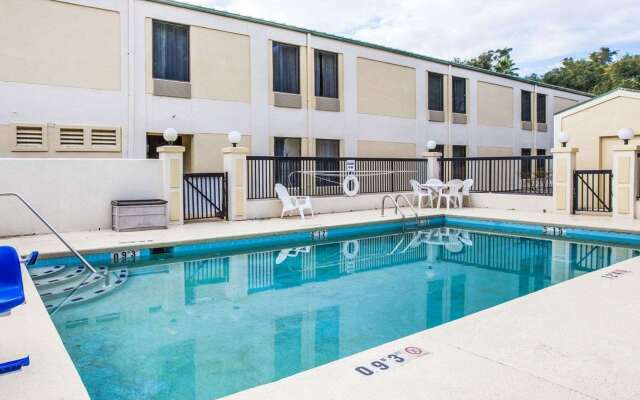 Quality Inn Darien - North Brunswick